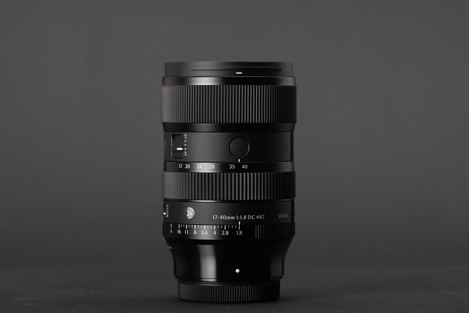 لنز زوم سیگما Sigma 17-40mm f/1.8 DC Art (مانت Canon RF)