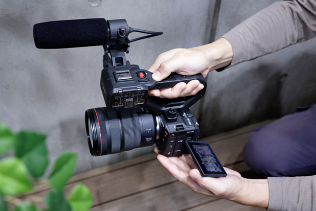 دوربین سینمایی فول فریم Canon EOS C50 با مانت RF